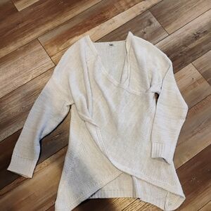 Elegant Cream V-Neck Sweater